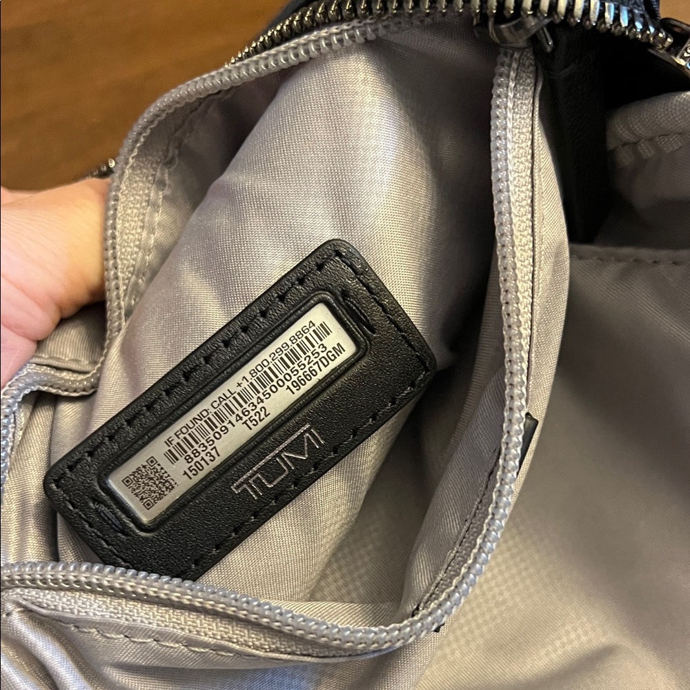 Tumi Black Belt Bag - Picture 8 of 8
